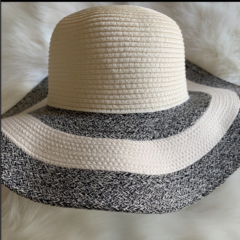 Sonoma Women’s Adjustable Ribbon Cream& Black Sun Hat NWT